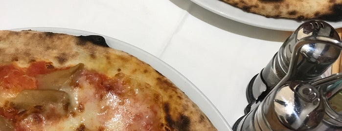 Pizzeria la Lanterna is one of Must-visit Pizza Places in Padova.