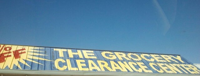 The Grocery Clearance Center is one of สถานที่ที่บันทึกไว้ของ Nikole.
