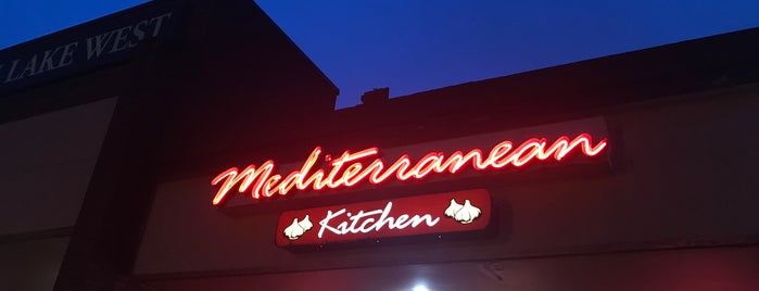 Mediterranean Kitchen is one of Lugares favoritos de Josh.