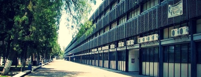 Escuela Superior de Ingeniería y Arquitectura - Unidad Zacatenco is one of Miguel’s Liked Places.