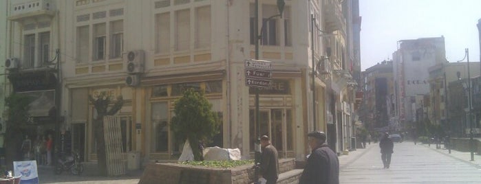 Mimar Kemalettin Moda Merkezi is one of Lugares favoritos de Mehmet Ali.