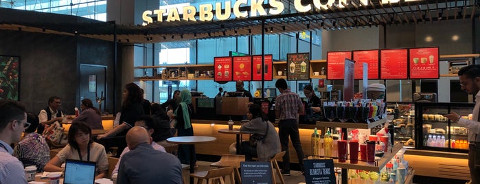 Starbucks is one of Ricky : понравившиеся места.