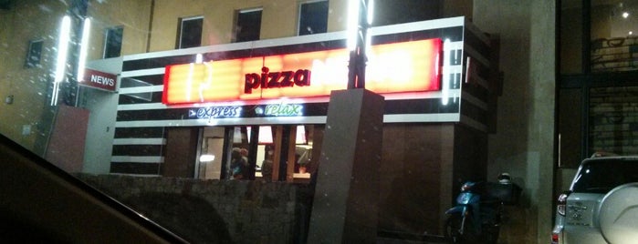 pizzaNEWS is one of สถานที่ที่ Noshin ถูกใจ.