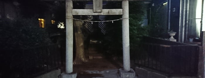 諏訪神社（半三池諏訪神社） is one of 神社.