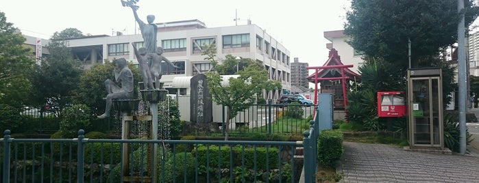 陣屋稲荷大社 is one of 神社.