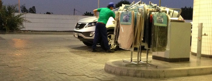 Emarat Petrol & Car Wash is one of Posti che sono piaciuti a Alia.