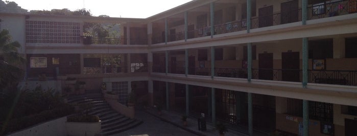 Colegio de La Asuncion is one of Lugares favoritos!! :D.