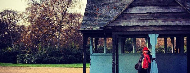 Dulwich Park is one of Penge.