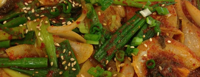 Korean BBQ Delicious Table(맛있는 밥상) is one of Lieux sauvegardés par KENDRICK.
