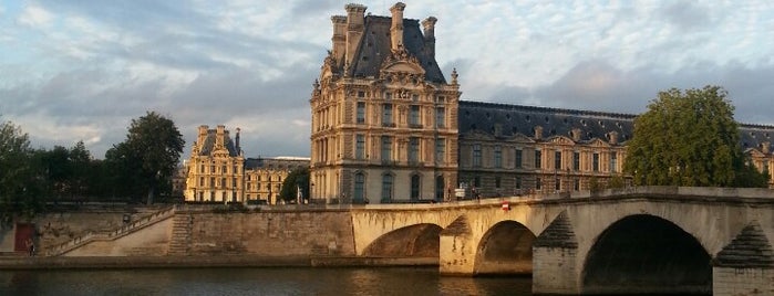 Pont Royal is one of 1er arrondissement de Paris.
