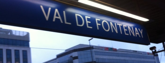 RER Val de Fontenay [A,E] is one of Locais curtidos por Stéphan.