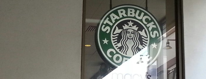 Starbucks is one of Orte, die Brad gefallen.