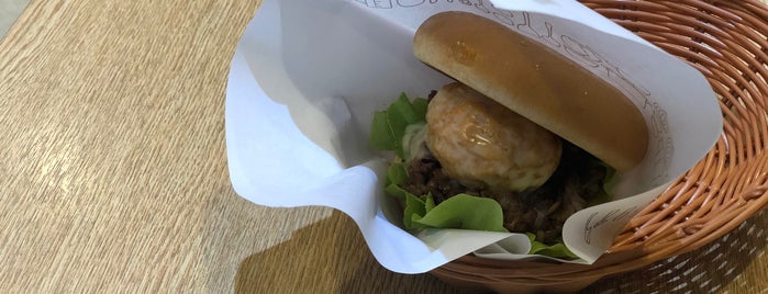 Mos Burger is one of Yodpha : понравившиеся места.