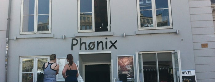Cafe Phønix is one of Orte, die Daniel gefallen.