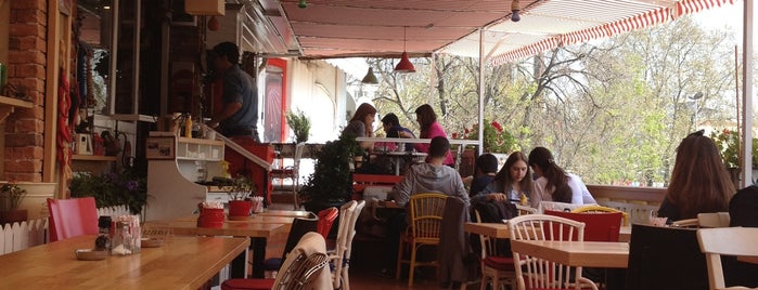 Taraça Cafe & Restaurant is one of istanbul cool places.