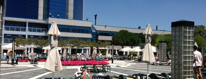 Polat Renaissance Hotel Pool is one of Serli : понравившиеся места.