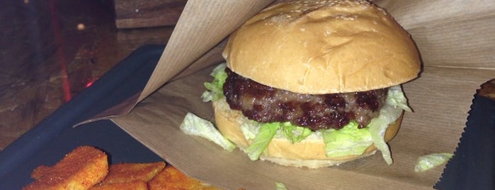 The Burger Break is one of Locais salvos de Dilara.