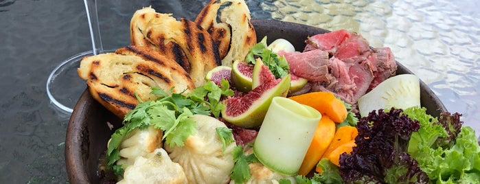 Georgian Tapas is one of Costas : понравившиеся места.