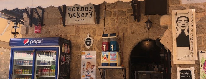 Old Town Corner Bakery Shop is one of Vakantie Rhodos.
