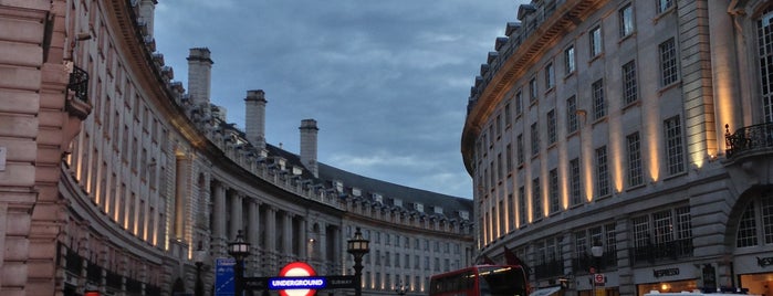 Piccadilly Circus is one of London.