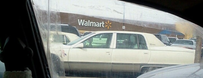 Walmart Supercenter is one of สถานที่ที่ Emily ถูกใจ.