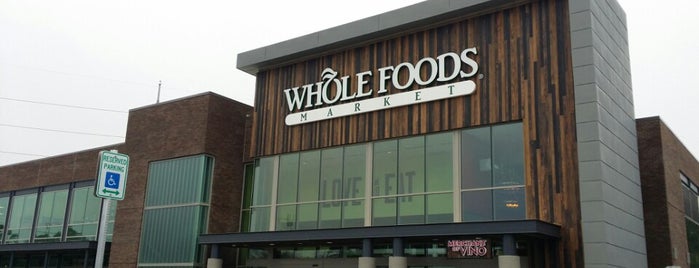 Whole Foods Market is one of สถานที่ที่ Justin ถูกใจ.