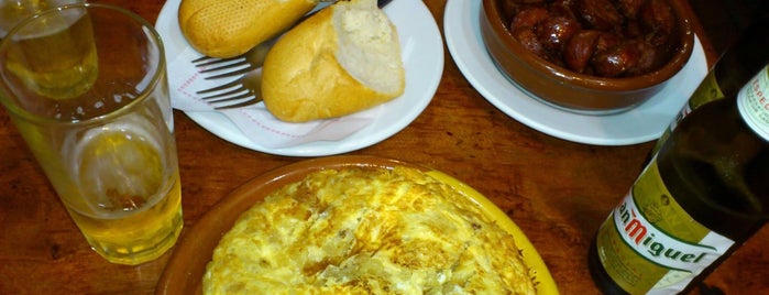 Mesón de la Tortilla is one of Ir de Tapas.