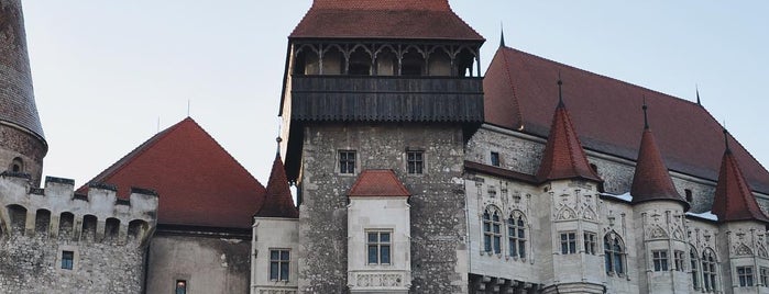 Burg der Corviner is one of Orte, die Justin gefallen.