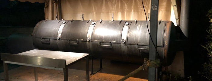 Phil's Deli - Slow Smoked Barbecue is one of Lugares favoritos de Bebho.
