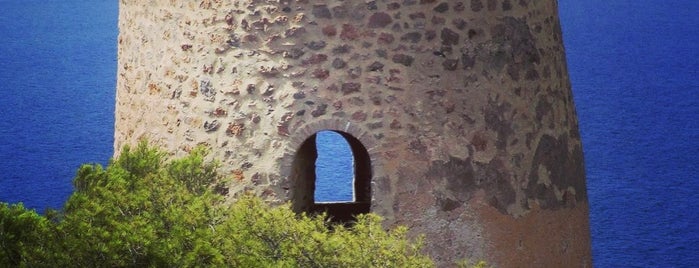 Torre de Caleta is one of Torres Almenaras en el Litoral de Andalucía.