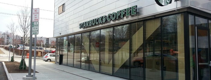 Starbucks is one of Lieux qui ont plu à Danley.
