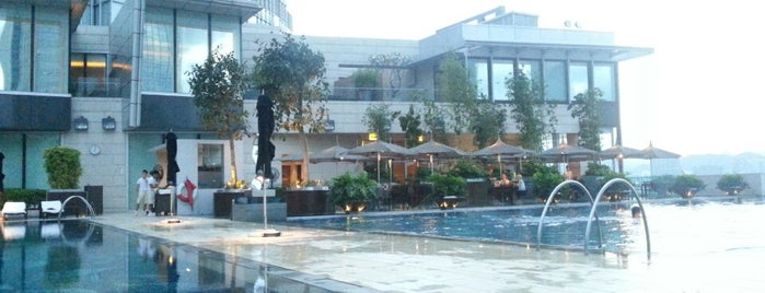 Four Seasons Hotel Hong Kong is one of Condé Nast Traveler Platinum Circle 2013.