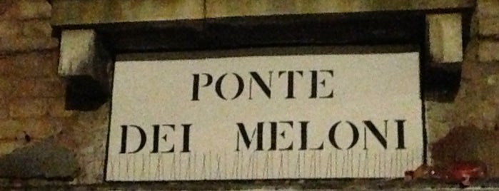 Ponte dei Meloni is one of Mi a Venessia.