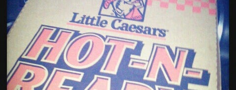 Little Caesars Pizza is one of Lieux qui ont plu à Jorge Octavio.