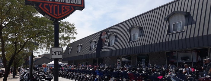 Suburban Motors Harley Davidson is one of The Milwaukee H-D experience.