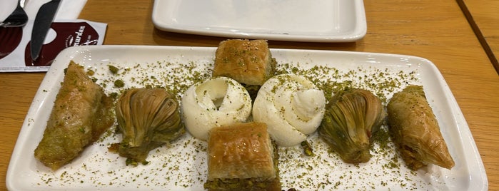 Hamurdan Fırın & Cafe is one of Locais curtidos por Murat.