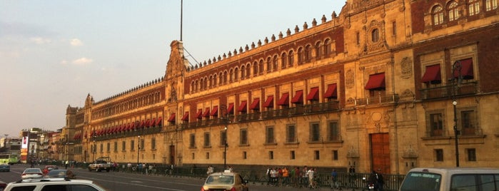 Palacio Nacional is one of Museos, Monumentos, Edificios, bueno cultura.