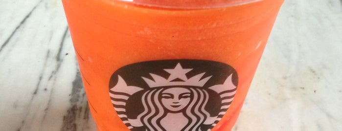 Starbucks is one of Hakanさんのお気に入りスポット.