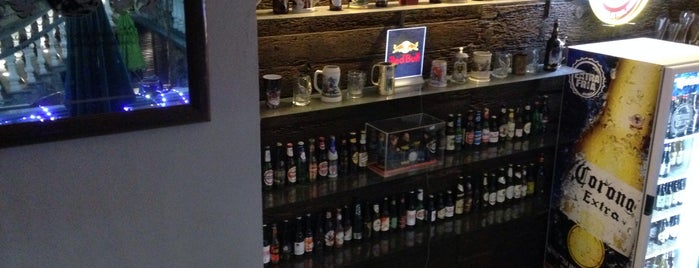 Beer Gallery is one of Life in Leon.