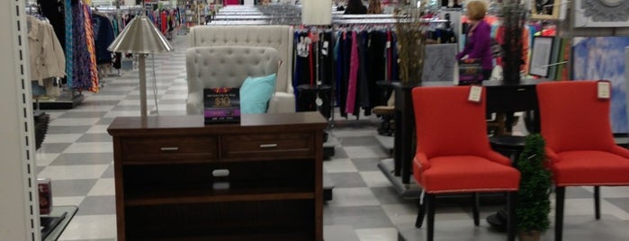 T.J Maxx is one of Lugares favoritos de Phyllis.