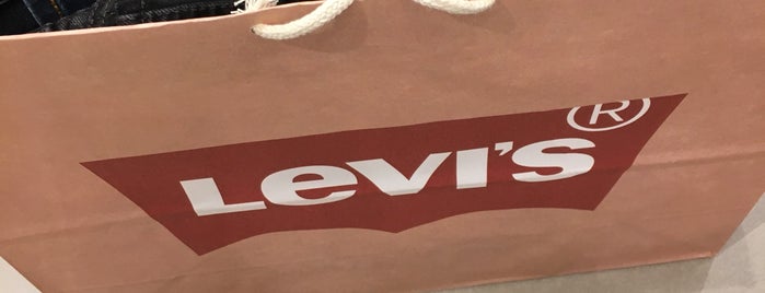 Levi's Store is one of Lugares favoritos de Gabriel.