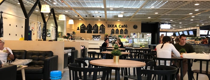 IKEA Café is one of Jarmil M. 님이 좋아한 장소.