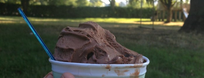 Crockford Bridge Farm Shop is one of Lugares favoritos de Lama.