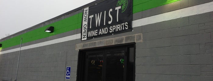 Twist Wine & Spirits is one of BlueHolly 님이 저장한 장소.