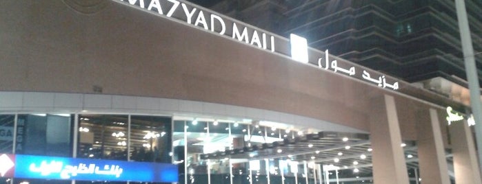 Mazyad Mall is one of Lugares favoritos de Maisoon.
