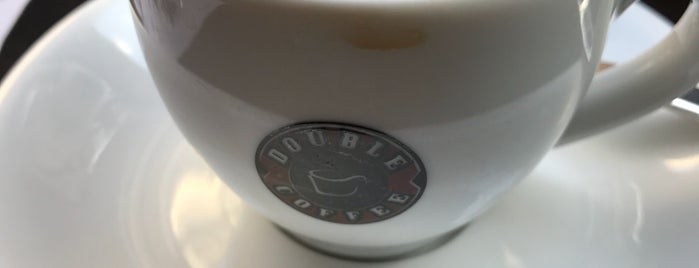 Double B Coffee & Tea is one of Lugares favoritos de Евгений.