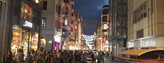 İstiklal Caddesi is one of Taksim Meydanı.