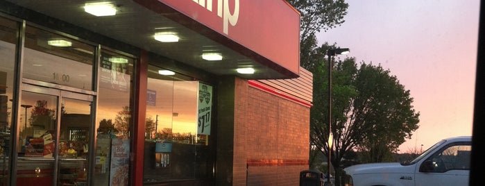 QuikTrip is one of Scottさんのお気に入りスポット.