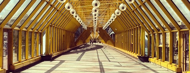 Pushkinskiy Bridge is one of Posti che sono piaciuti a Саша.
