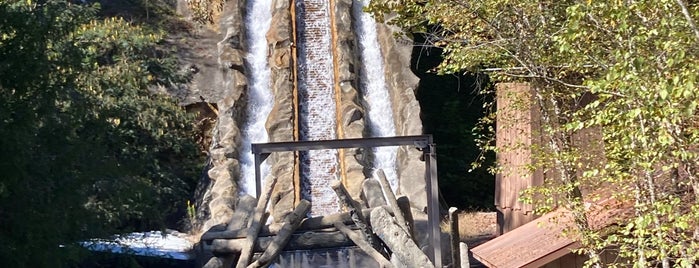 Daredevil Falls is one of Smokey Mountains TN to-do.